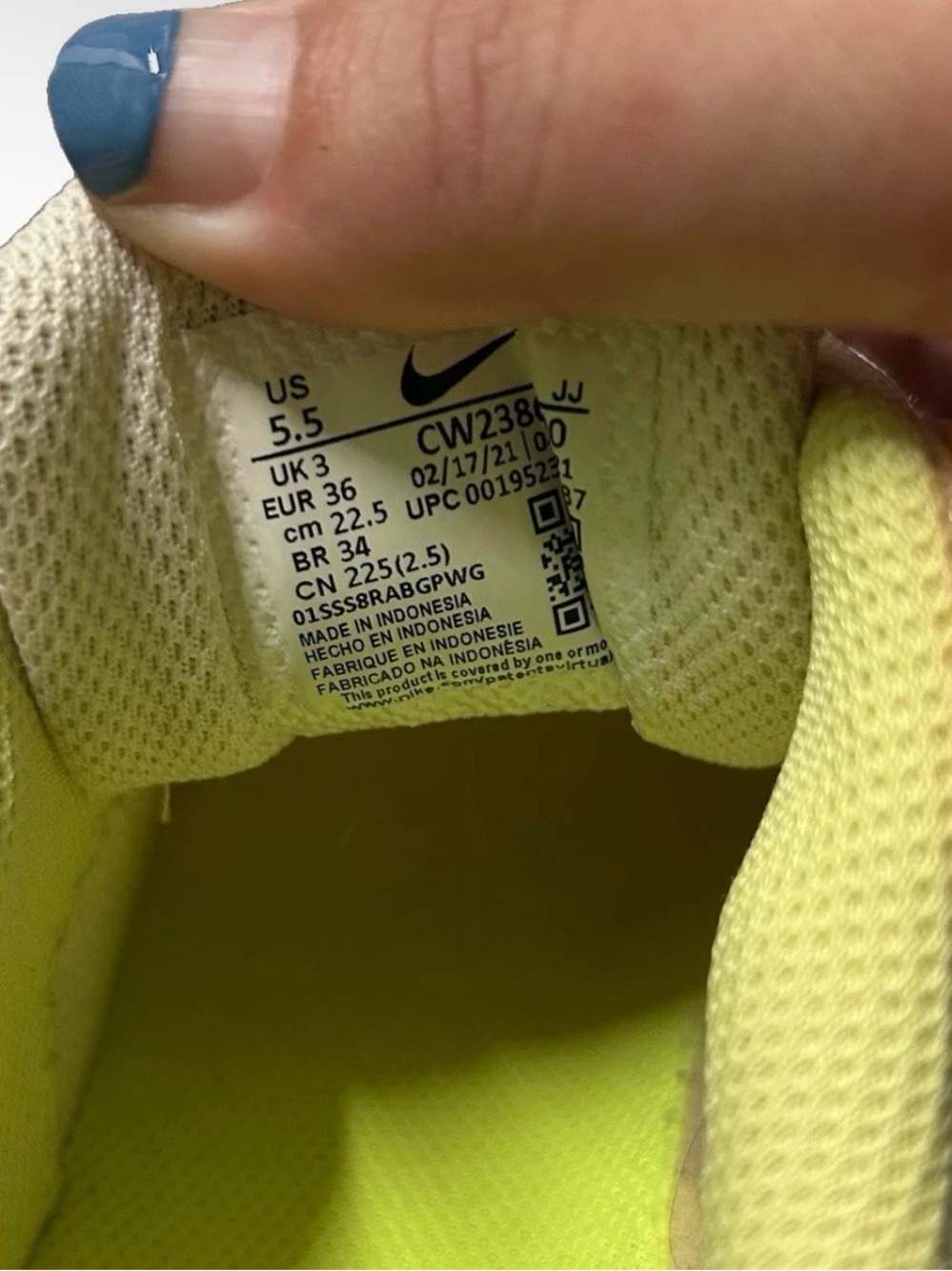 Women’s Nike Yellow Orange Running Sneakers Size 5.5 - Picture 5 of 5